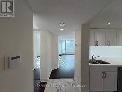 2711 - 38 ELM STREET  Toronto, ON M5G 2K5