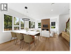 842 ST. DENIS AVENUE  North Vancouver, BC V7J 2G4