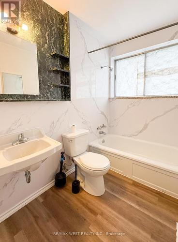 32 Broadleaf Road, Toronto, ON - Indoor Photo Showing Bathroom