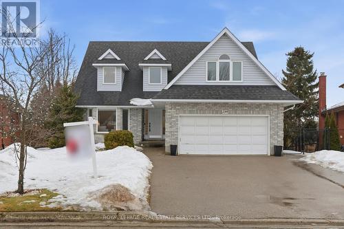 239 ROLLING ACRES COURT  Kitchener, ON N2A 3W5