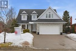 239 ROLLING ACRES COURT  Kitchener, ON N2A 3W5