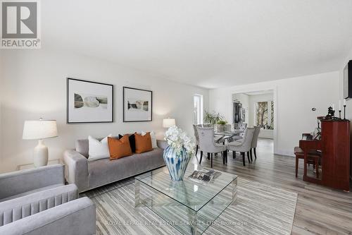 239 Rolling Acres Court, Kitchener, ON - Indoor Photo Showing Living Room