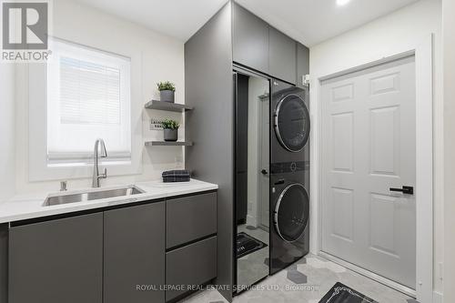 239 Rolling Acres Court, Kitchener, ON - Indoor Photo Showing Laundry Room
