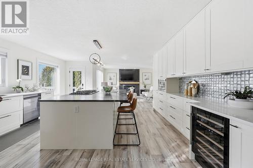 239 Rolling Acres Court, Kitchener, ON - Indoor Photo Showing Kitchen With Upgraded Kitchen