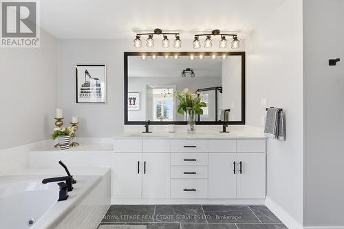 239 Rolling Acres Court, Kitchener, ON - Indoor Photo Showing Bathroom