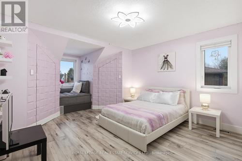 239 Rolling Acres Court, Kitchener, ON - Indoor Photo Showing Bedroom