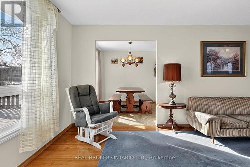 18 Fairway Drive, Hamilton, ON - Indoor Photo Showing Other Room