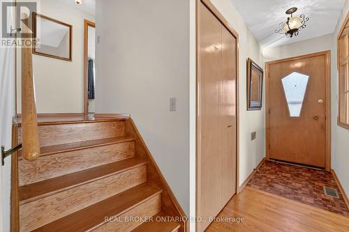 18 Fairway Drive, Hamilton, ON - Indoor Photo Showing Other Room