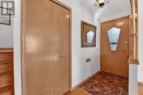 18 Fairway Drive, Hamilton, ON - Indoor Photo Showing Other Room
