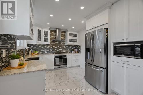 116 Boston Crescent, Hamilton, ON - Indoor Photo Showing Kitchen With Stainless Steel Kitchen With Upgraded Kitchen
