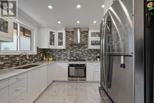 116 Boston Crescent, Hamilton, ON - Indoor Photo Showing Kitchen With Double Sink With Upgraded Kitchen