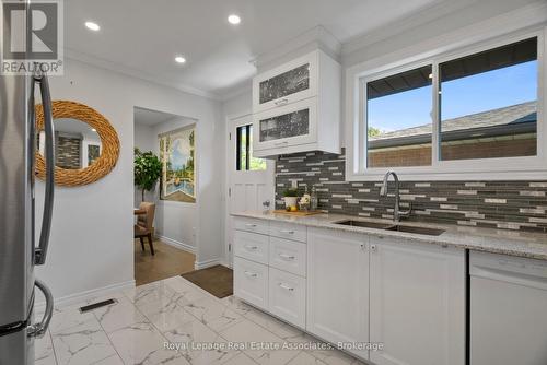 116 Boston Crescent, Hamilton, ON - Indoor Photo Showing Kitchen With Double Sink