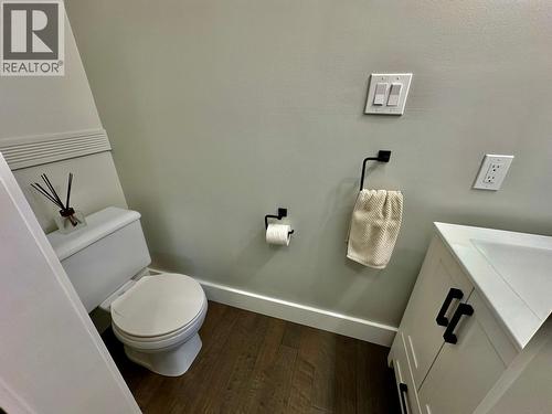 B 8923 102 Avenue, Fort St. John, BC - Indoor Photo Showing Bathroom