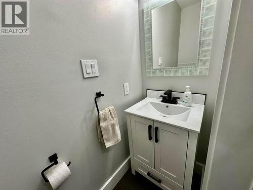 B 8923 102 Avenue, Fort St. John, BC - Indoor Photo Showing Bathroom