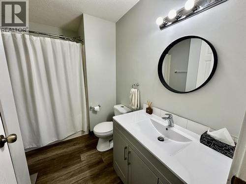 B 8923 102 Avenue, Fort St. John, BC - Indoor Photo Showing Bathroom