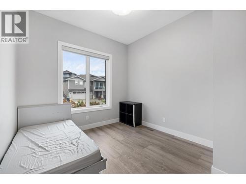 1940 Foxtail Terrace, Kelowna, BC - Indoor Photo Showing Bedroom