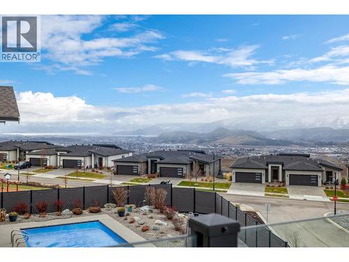 1940 Foxtail Terrace, Kelowna, BC - Outdoor