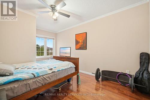 5965 Stonebriar Crescent, Mississauga, ON - Indoor Photo Showing Bedroom
