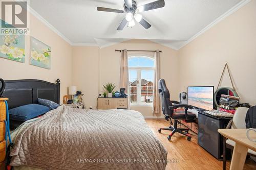 5965 Stonebriar Crescent, Mississauga, ON - Indoor Photo Showing Bedroom