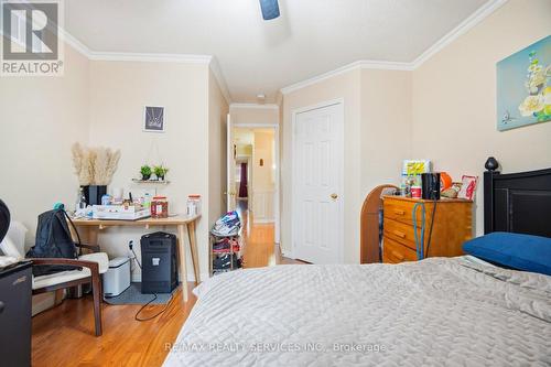 5965 Stonebriar Crescent, Mississauga, ON - Indoor Photo Showing Bedroom