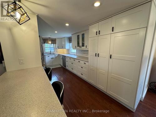 10 Victor Drive, Whitchurch-Stouffville, ON - Indoor Photo Showing Kitchen