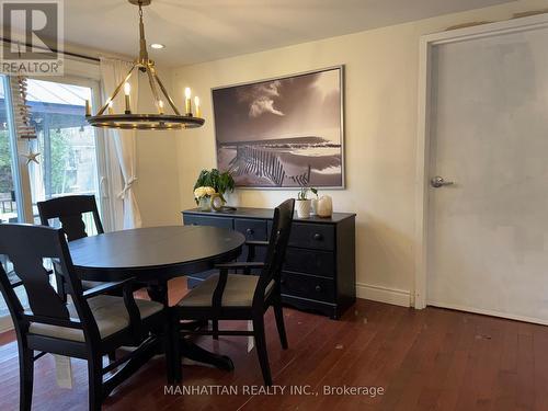 10 Victor Drive, Whitchurch-Stouffville, ON - Indoor Photo Showing Bedroom