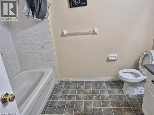 10 Donnenwerth Drive, Kitchener, ON - Indoor Photo Showing Bathroom