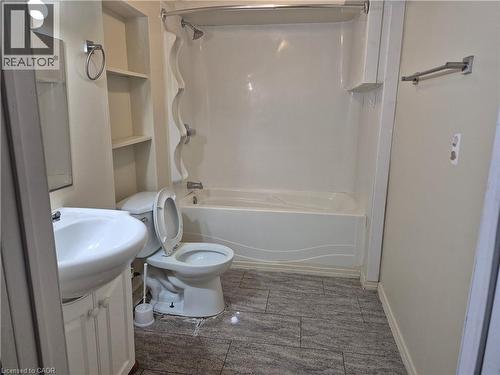 10 Donnenwerth Drive, Kitchener, ON - Indoor Photo Showing Bathroom