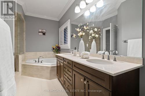 2469 Chateau Common, Oakville, ON - Indoor Photo Showing Bathroom