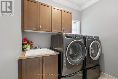 2469 Chateau Common, Oakville, ON - Indoor Photo Showing Laundry Room