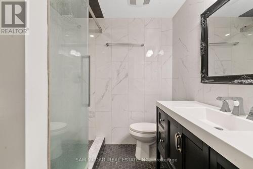 2469 Chateau Common, Oakville, ON - Indoor Photo Showing Bathroom