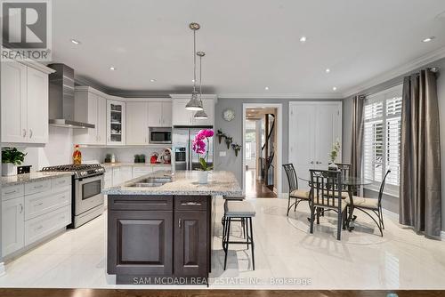 2469 Chateau Common, Oakville, ON - Indoor Photo Showing Kitchen With Double Sink With Upgraded Kitchen