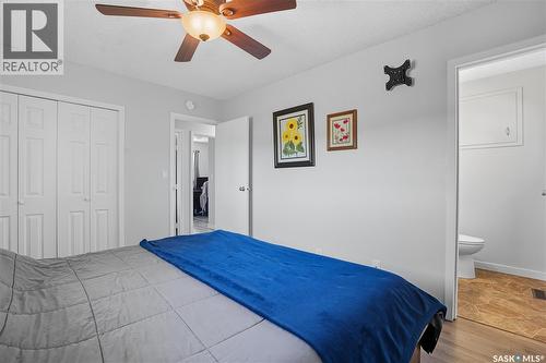 127 Hastings Crescent, Regina, SK - Indoor Photo Showing Bedroom