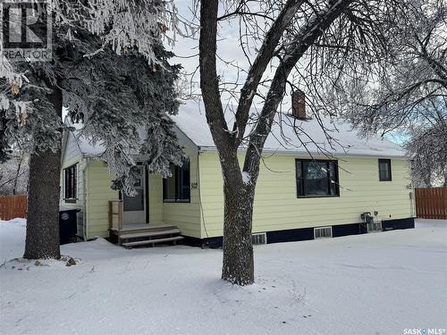 502 3Rd Avenue E, Biggar, SK - Outdoor