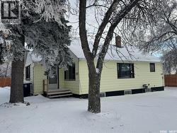 502 3rd AVENUE E  Biggar, SK S0K 0M0