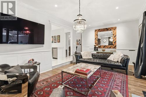 1219 Hammond Street, Burlington, ON - Indoor Photo Showing Living Room