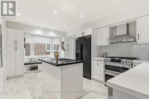 1219 Hammond Street, Burlington, ON - Indoor Photo Showing Kitchen With Upgraded Kitchen