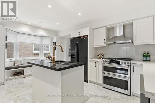 1219 Hammond Street, Burlington, ON - Indoor Photo Showing Kitchen With Upgraded Kitchen