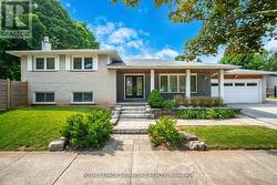 2497 WYATT STREET  Oakville, ON L6L 2M7