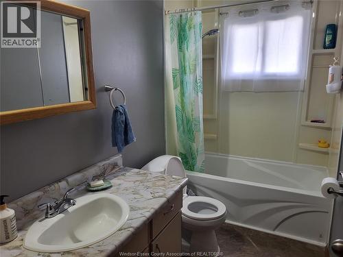 7 Vanier Drive, Tilbury, ON - Indoor Photo Showing Bathroom