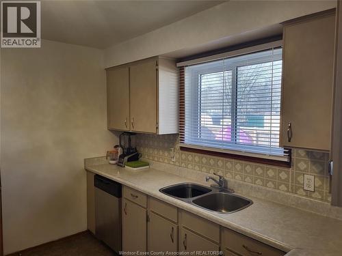 7 Vanier Drive, Tilbury, ON - Indoor Photo Showing Kitchen With Double Sink