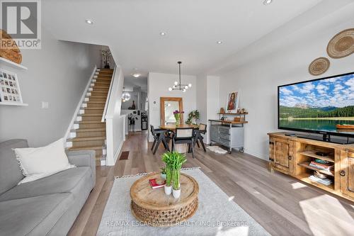 2458 Scholars Common, Burlington, ON - Indoor Photo Showing Living Room