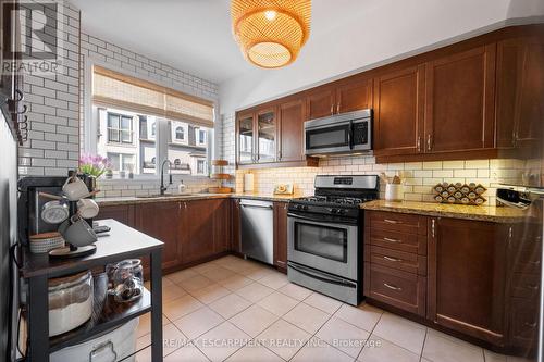 2458 Scholars Common, Burlington, ON - Indoor Photo Showing Kitchen