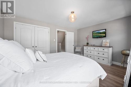 2458 Scholars Common, Burlington, ON - Indoor Photo Showing Bedroom