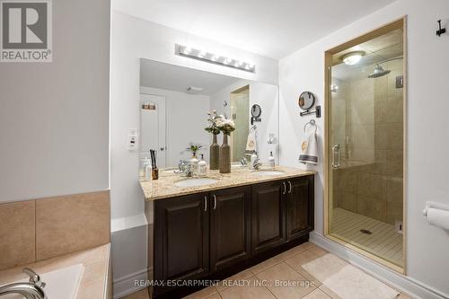 2458 Scholars Common, Burlington, ON - Indoor Photo Showing Bathroom