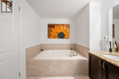 2458 Scholars Common, Burlington, ON - Indoor Photo Showing Bathroom