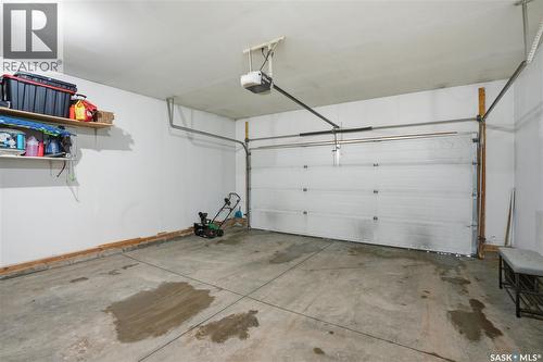 1410 Paton Crescent, Saskatoon, SK - Indoor Photo Showing Garage