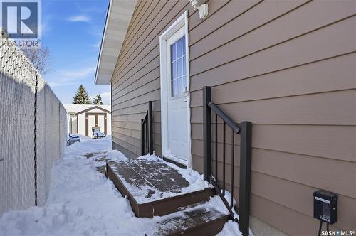 70 Paynter Crescent, Regina, SK - Outdoor With Exterior