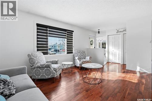 70 Paynter Crescent, Regina, SK - Indoor Photo Showing Living Room