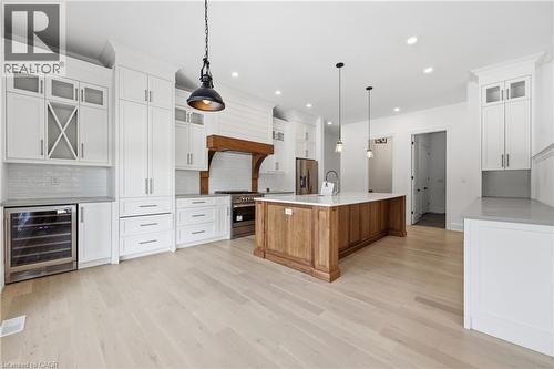 9042 Sideroad 10, Erin, ON - Indoor Photo Showing Kitchen With Upgraded Kitchen